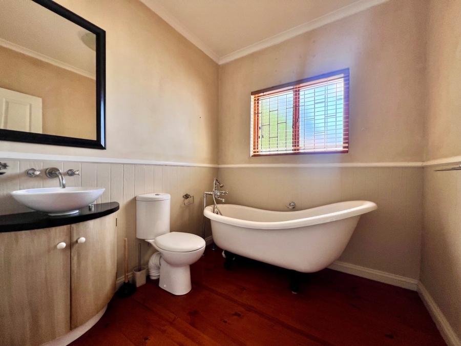 4 Bedroom Property for Sale in Herolds Bay Western Cape